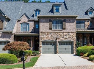 230 Wisteria Cir, Roswell, GA 30076