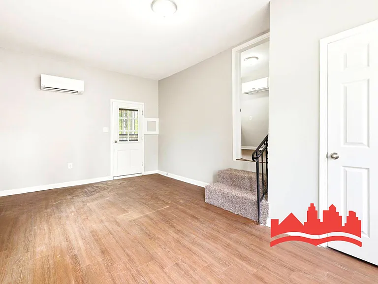 755 E McKellar Ave — Photo 14