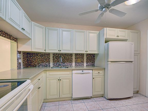 3rd image of 121 Lake Paula Drive