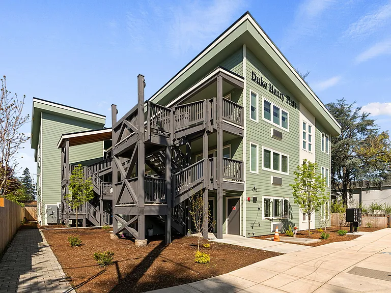 Duke Henry Flats — Photo 2