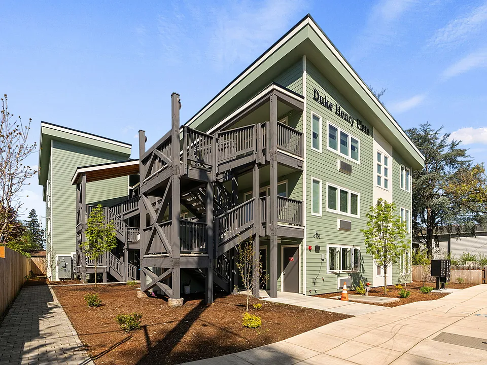 Building Photo 2