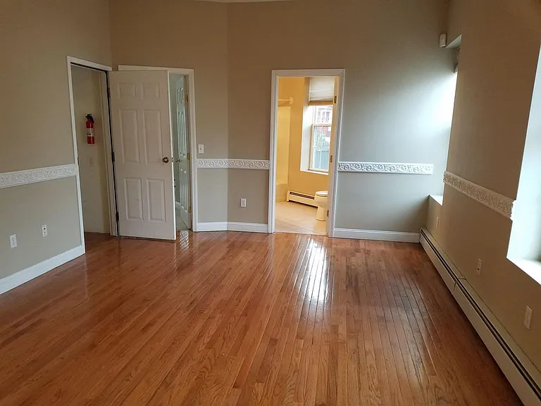 585 Beech St N #1 — Photo 5