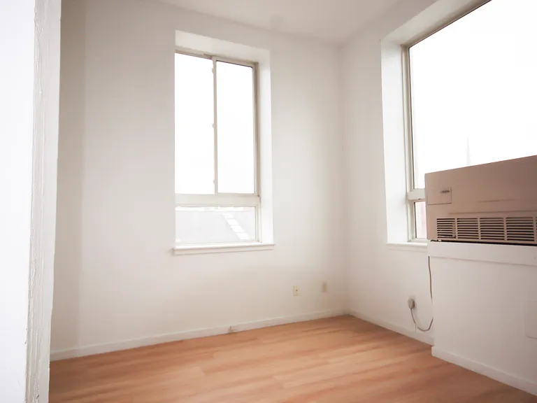35 Water St S #306 — Photo 8