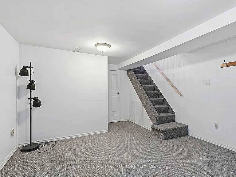 15 Myrtle Ave — Photo 27