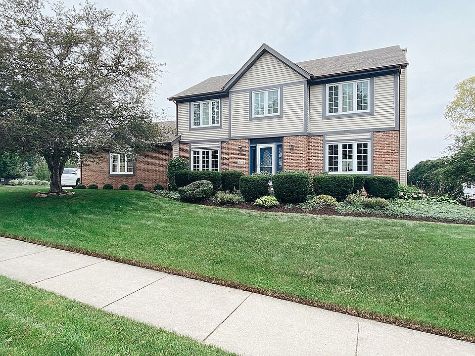 1st image of 3712 Applewood Ln