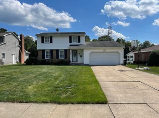 629 Oakridge Dr, Youngstown, OH