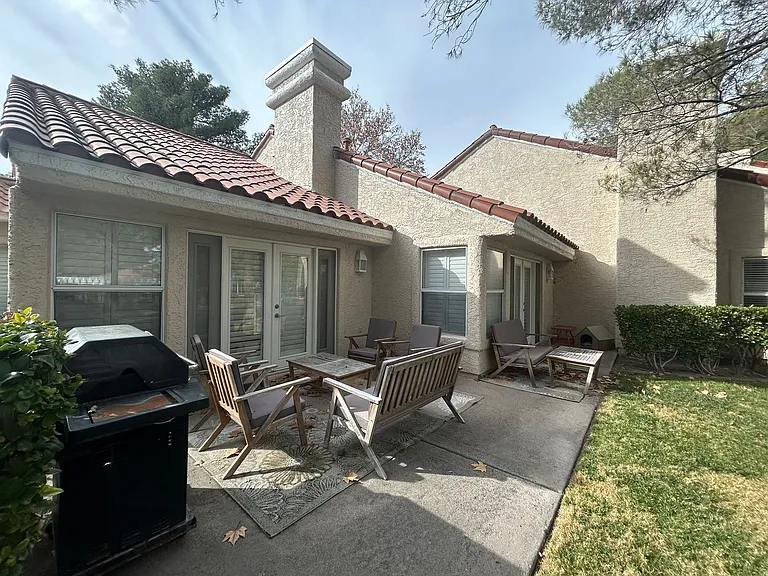 7060 Big Springs Ct — Photo 18