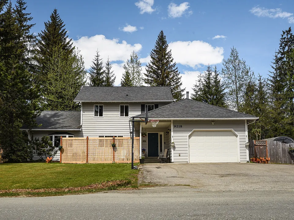 9218 Emily Way