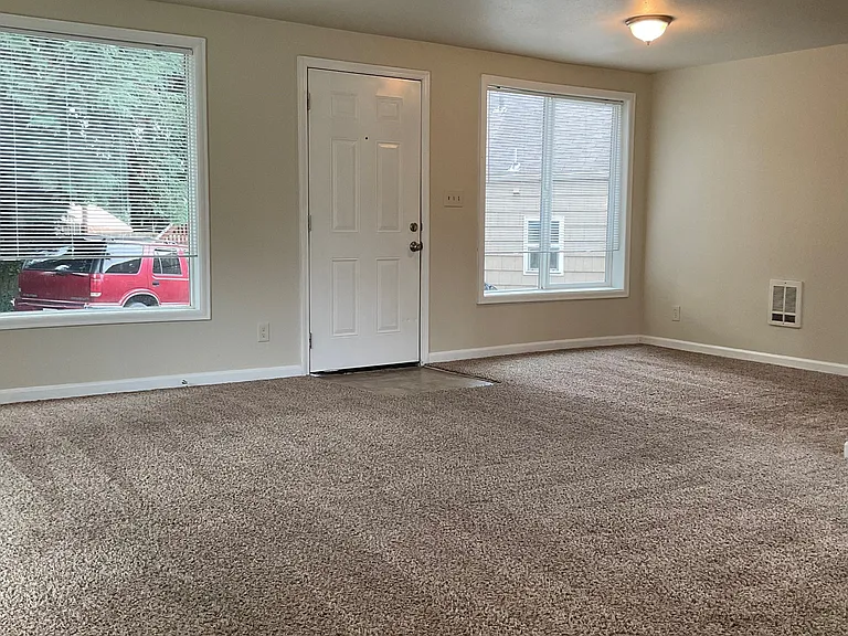 123 W Birch St — Photo 5