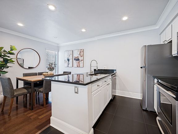 5th image of 5930 Sandhurst Ln APT 218