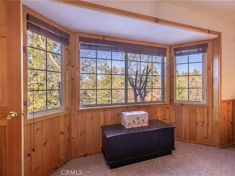 479 Villa Grove Ave — Photo 16