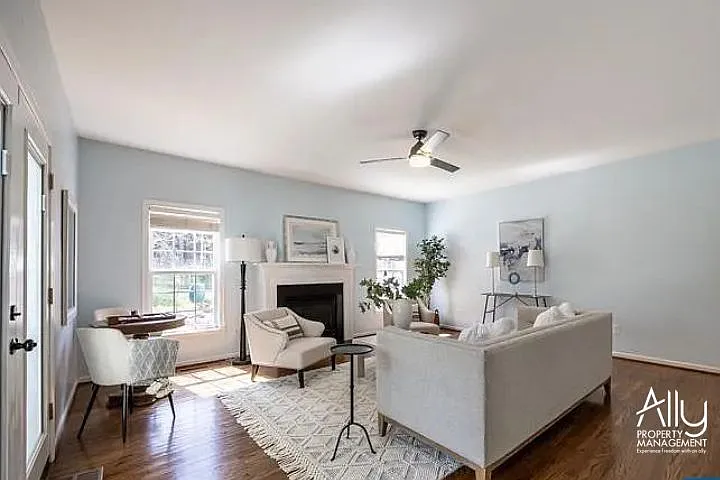 170 W Rosewood Dr — Photo 45