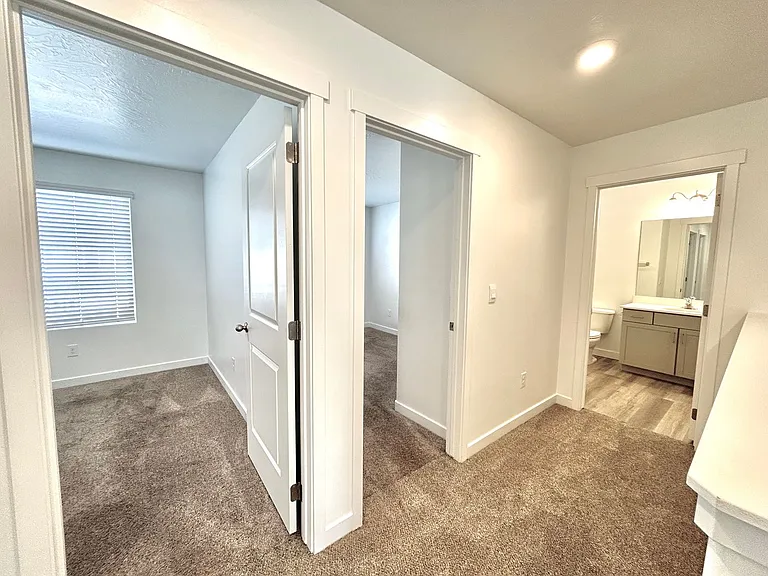 317 N 2050 W — Photo 8