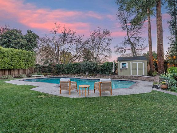 4th image of 2070 Raven Rd