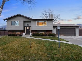 11275 S Sandy Gulch Rd E, Sandy, UT 84094