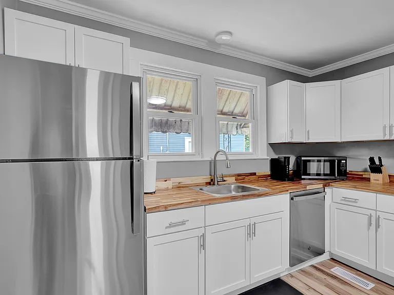 1709 Clay St — Photo 9