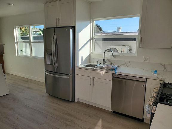 2nd image of 2667 K St #2667