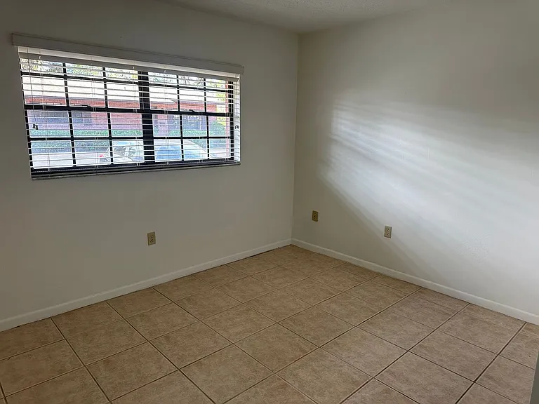 706 Lee St #B — Photo 8