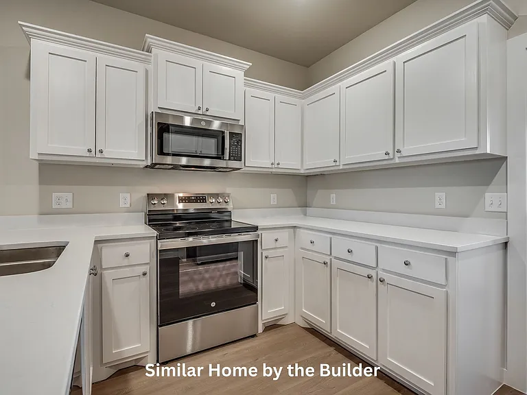 121 Sterling Dr — Photo 5