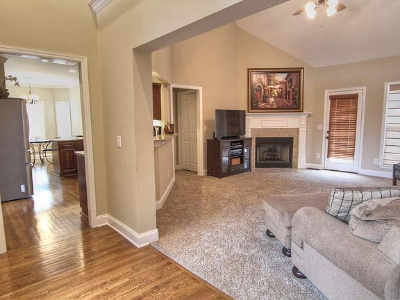 4th image of 3030 Wentworth Ct