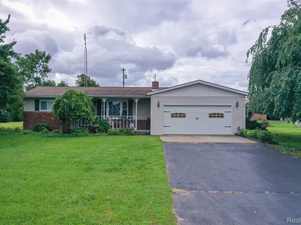 5067 Hemingway Lake Rd, Otter Lake, MI 48464