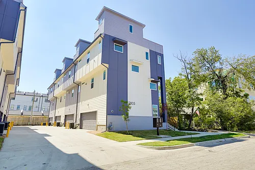 2805 Weisenberger St #502 Photo 1