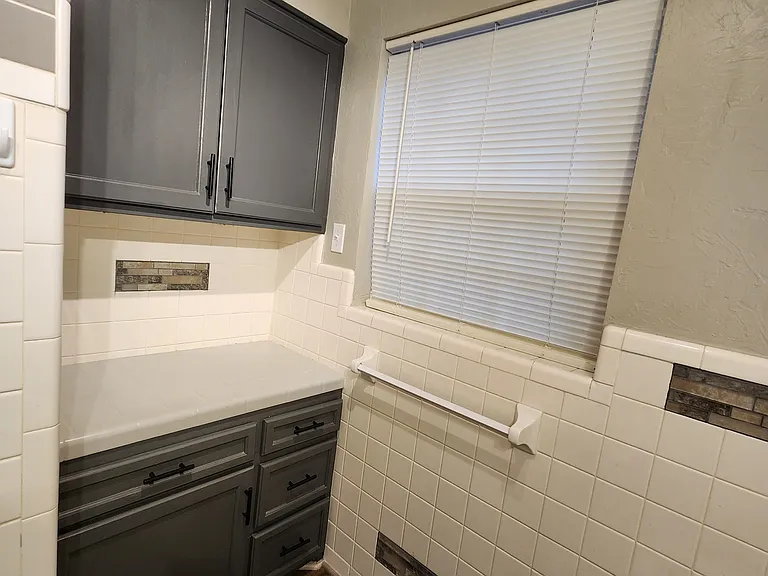 204 S Morrison Dr — Photo 19