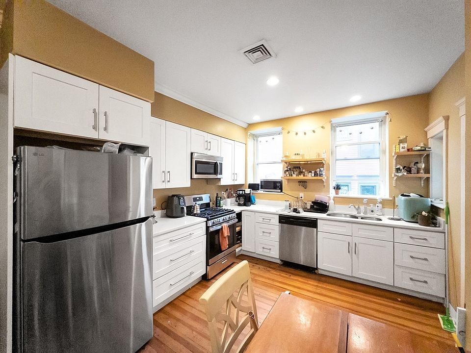 1st image of 79 Perkins St #2