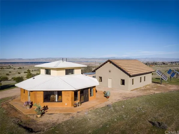 7575 Carrisa Hwy, Santa Margarita, CA 93453