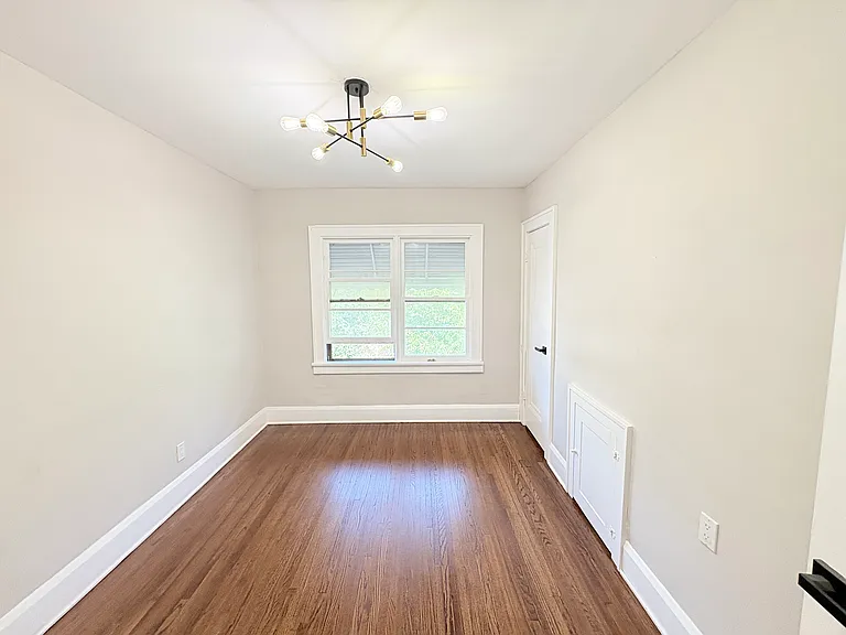 901 Woodsdale Ave — Photo 17