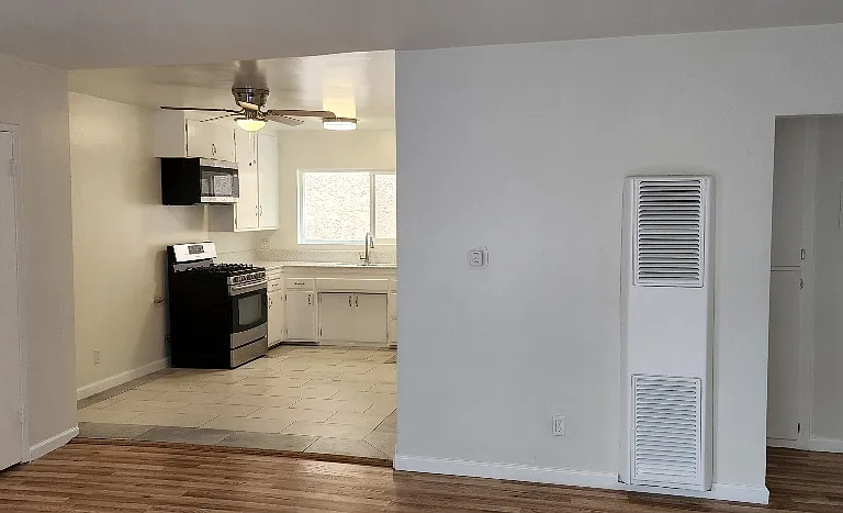 344 Penn St #B — Photo 5