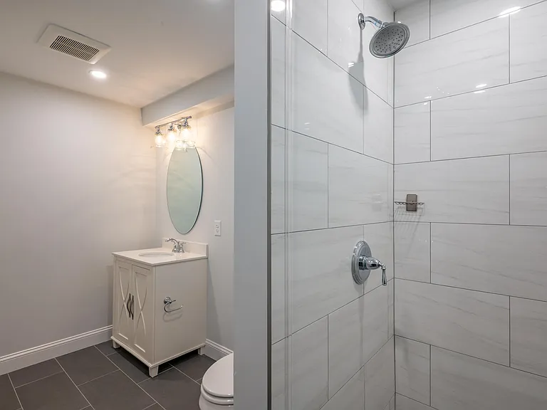 146 Main St #201 — Photo 15