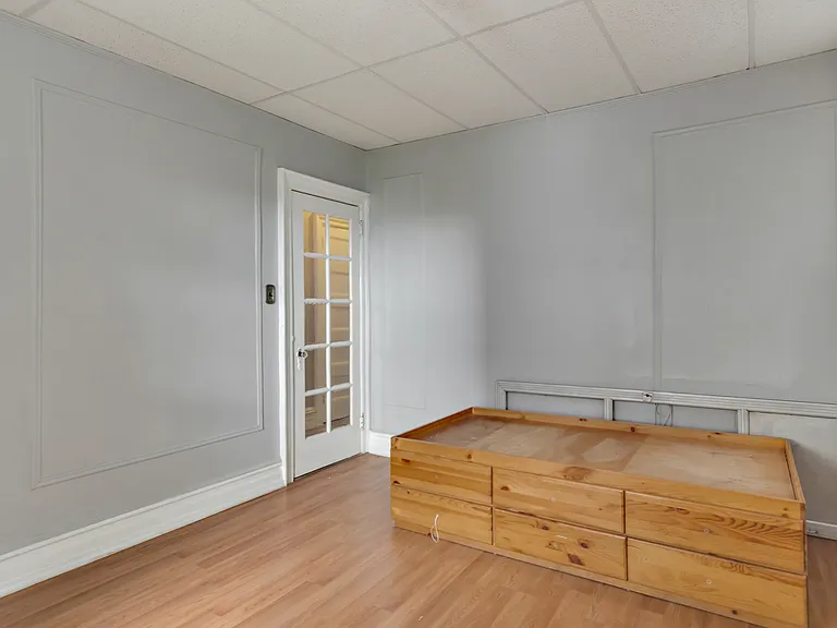 2317 Lyon Ave #1 — Photo 9