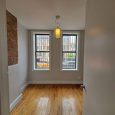 3rd image of 840 Jefferson Ave #1F