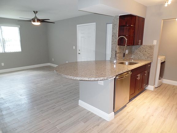 4th image of 1255 SW 46th Ave #2103