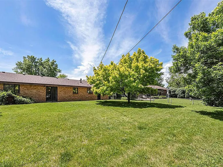 5821 W Green Meadows Pl — Photo 17