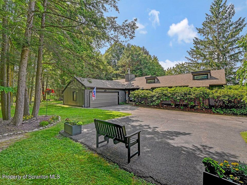 1st image of 121 Oakford Gln #38
