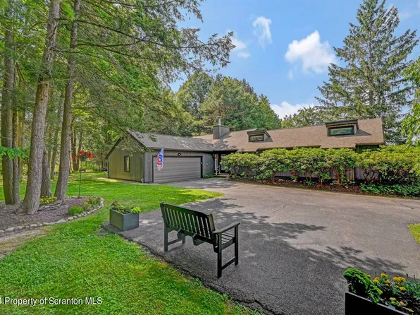 121 Oakford Gln #38, Waverly Township, PA 18411