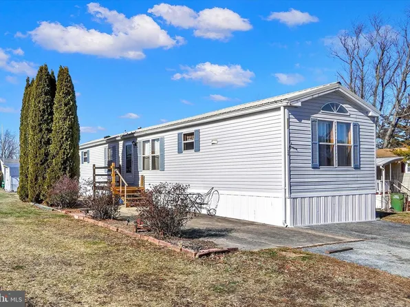 124 Gateshead Dr, Stewartstown, PA 17363