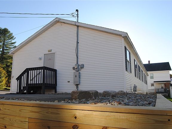 4th image of 99 Hospital St