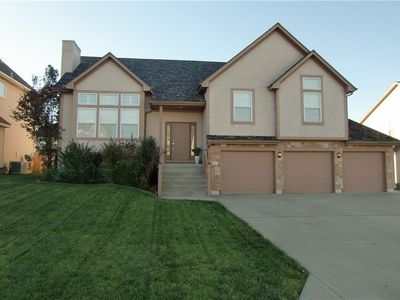 609 SW 33rd St, Lees Summit, MO, 64082