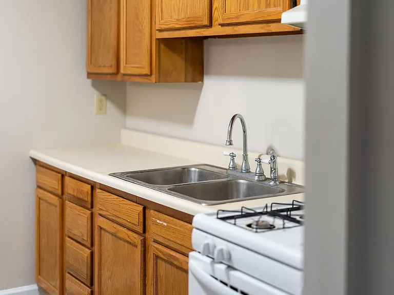 116 Carman Ave #5A — Photo 11
