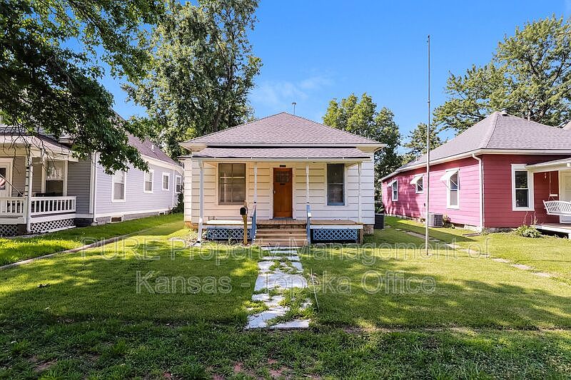 1st image of 1823 SW 2nd St