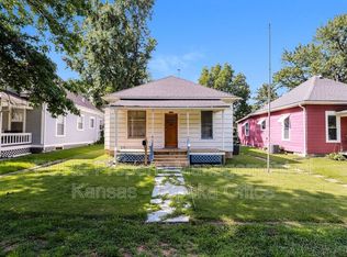 1823 SW 2nd St, Topeka, KS 66606
