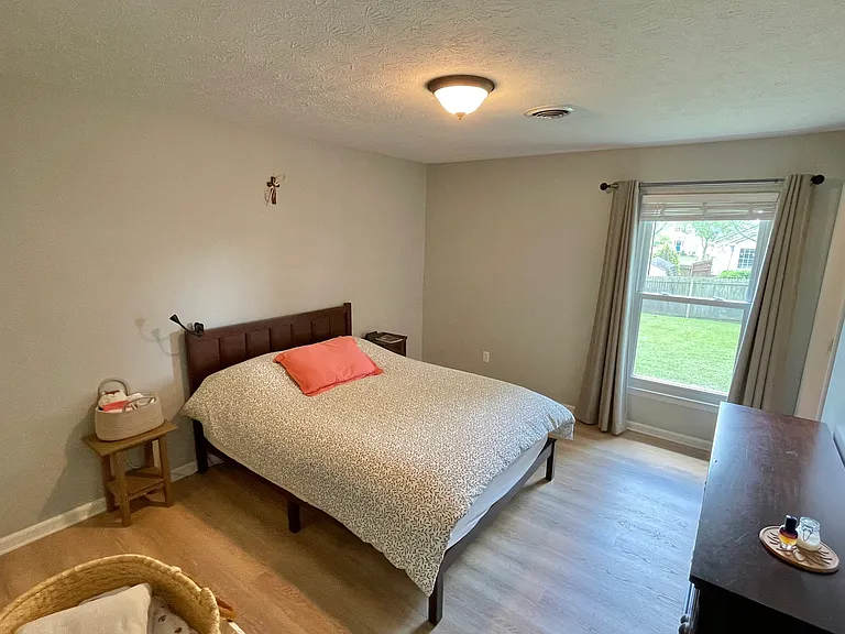 209 Hutchins Dr — Photo 14