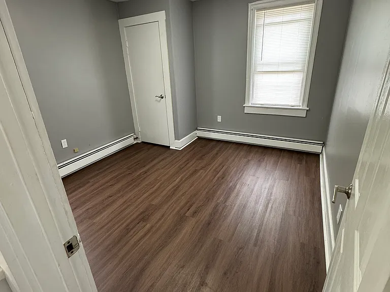 260-262 Douglas Ave #3 — Photo 5