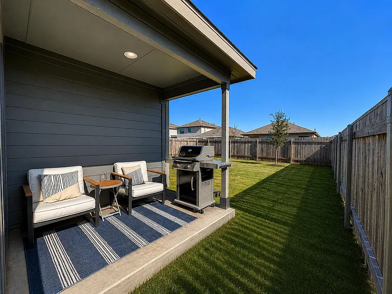 208 Longbridge Dr — Photo 7