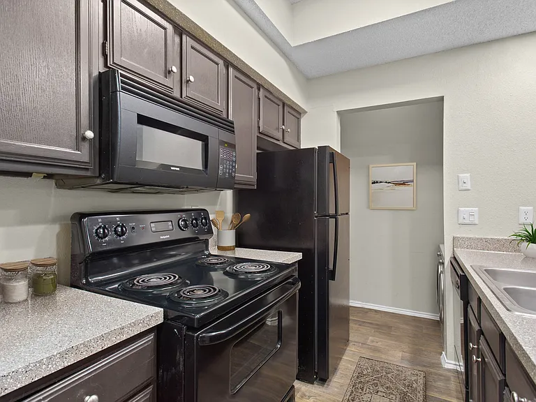 B1 | 2 Bed / 2 Bath | 1,011 Sq Ft