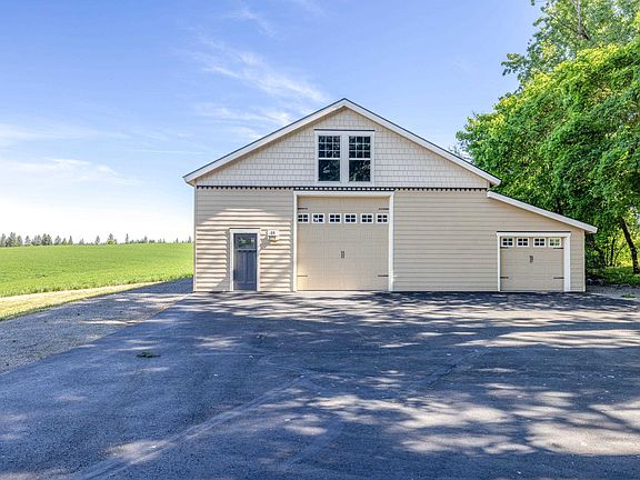 5th image of 3311 E Chisholm Ln
