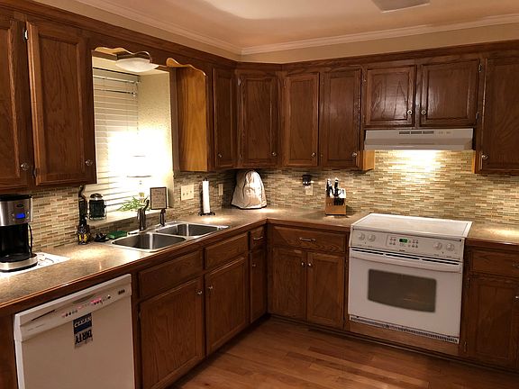 5th image of 1919 Woodline Dr